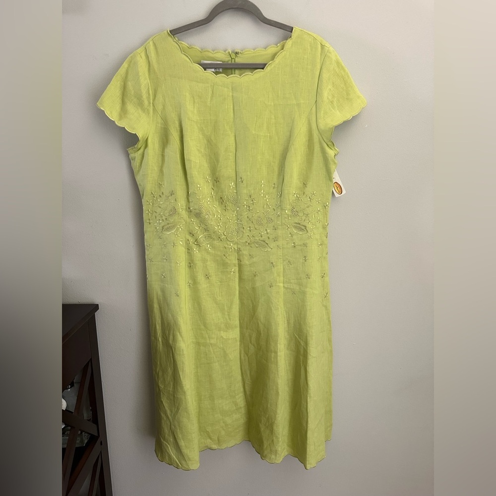NWT Talbots Shift 100% Linen Dress Flowers Embroidered Light Green Size 18